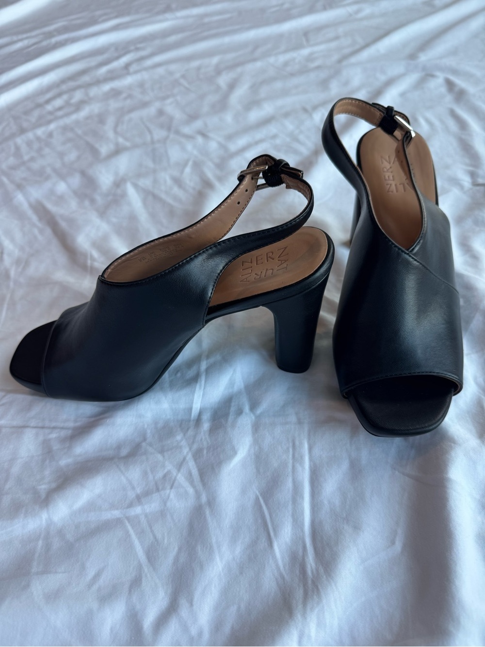 Naturalizer Mason Black Leather Slingback Block Heel Sandals Size 8 - Picture 9 of 9